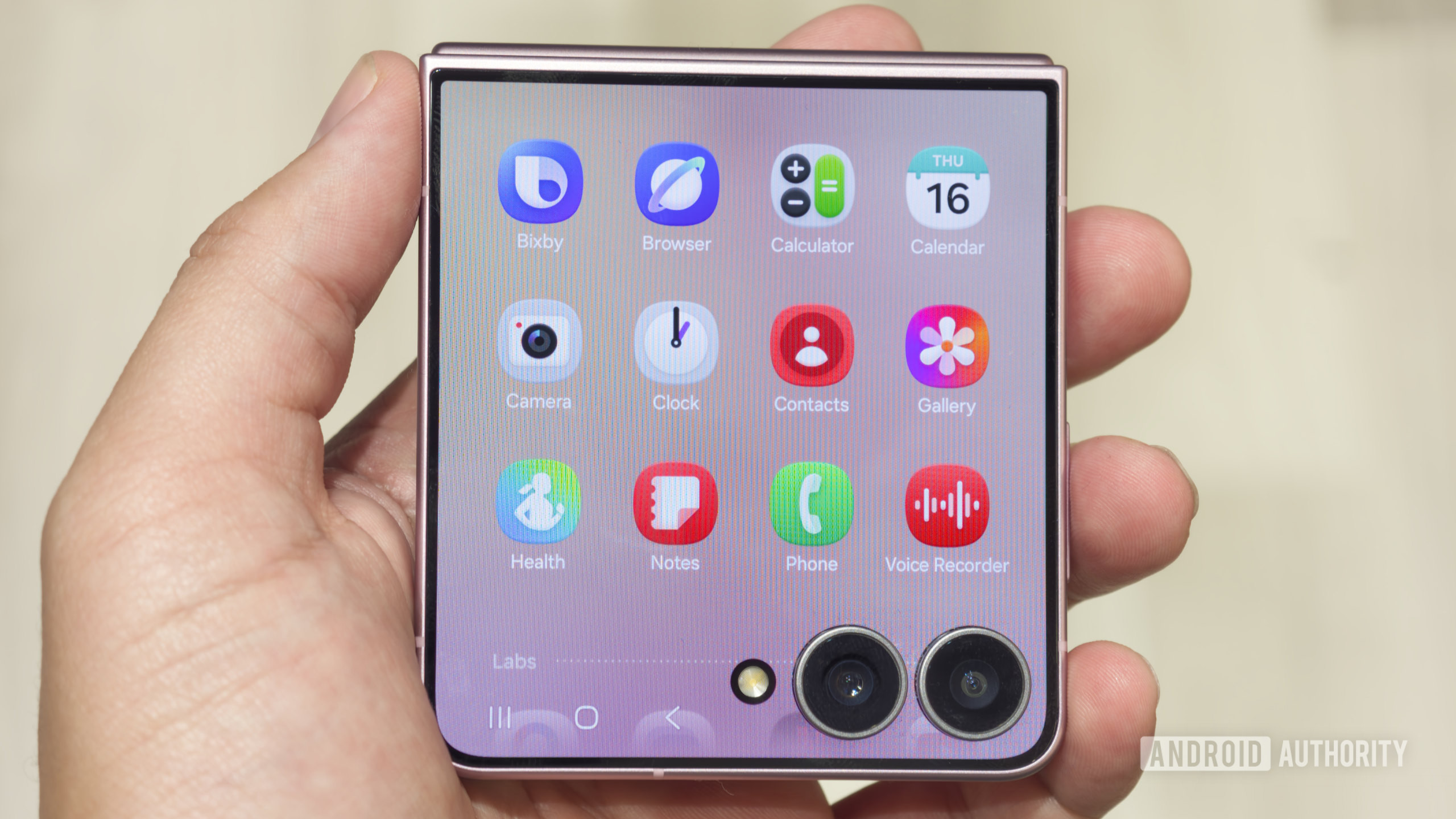 Samsung Galaxy Z Flip 8 cover screen showing app drawer scaled