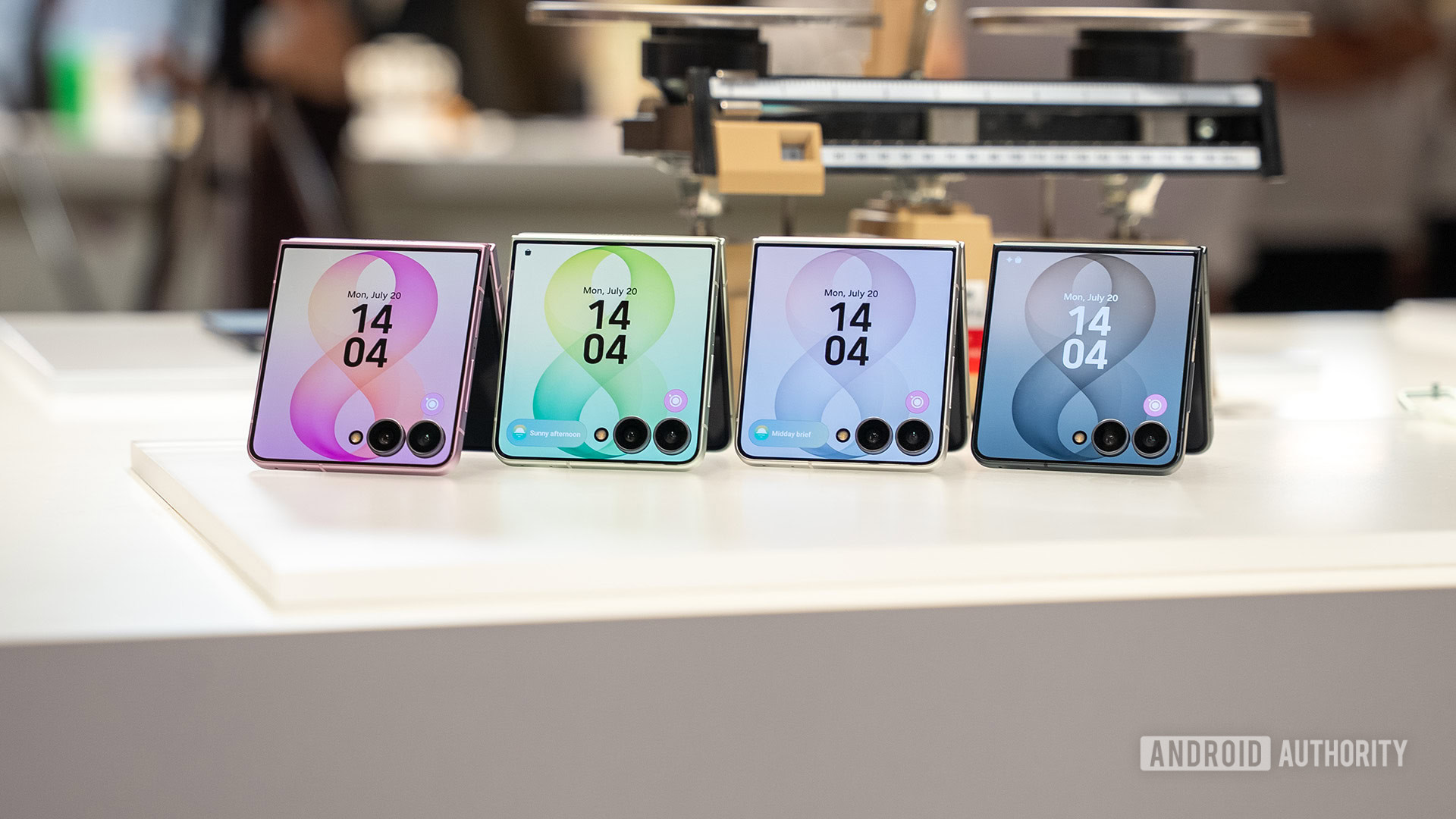 Galaxy Z Flip 8 all 4 colors on cover display