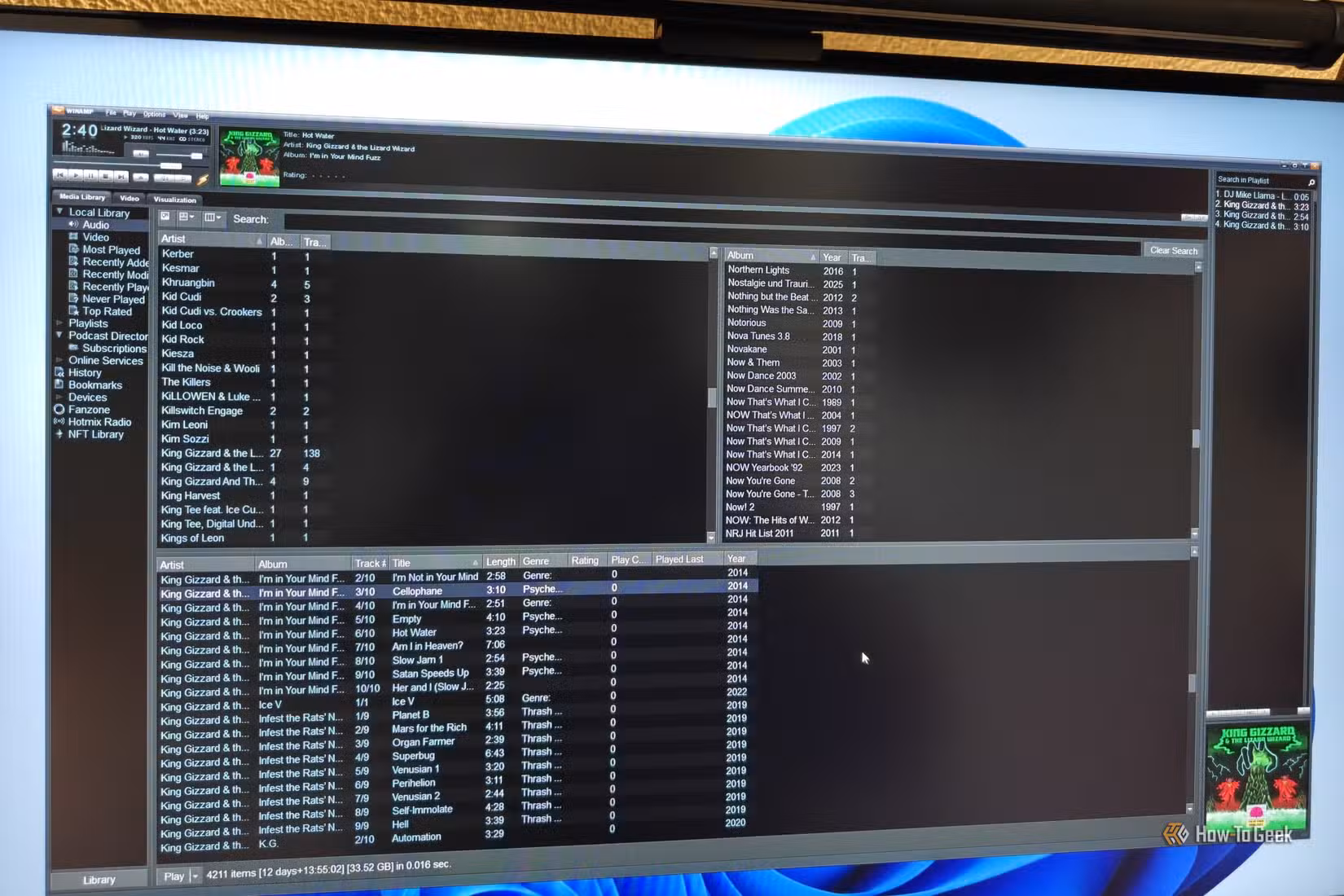 Original Winamp running in Windows with a custom skin.